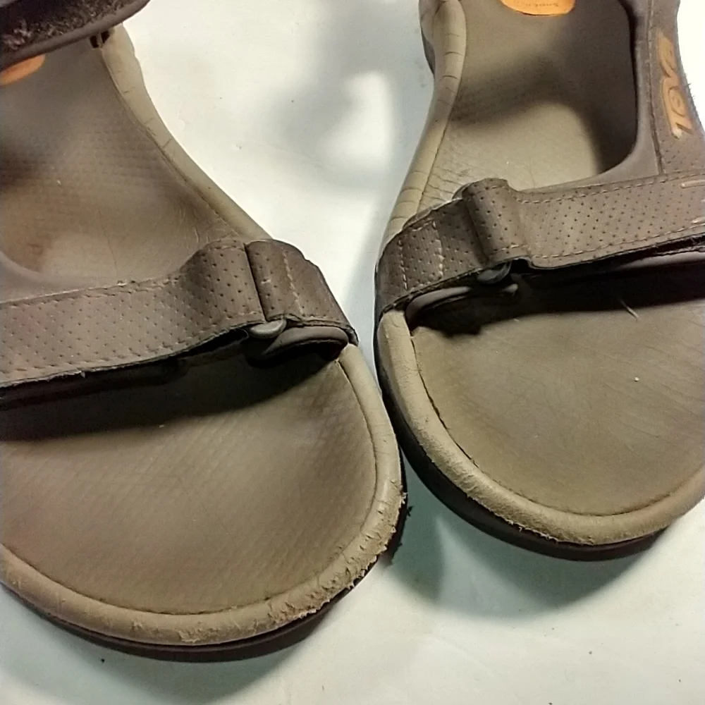 Teva Minam Outdoor Adjustable Hook & Loop Sandals Men's sz 8.